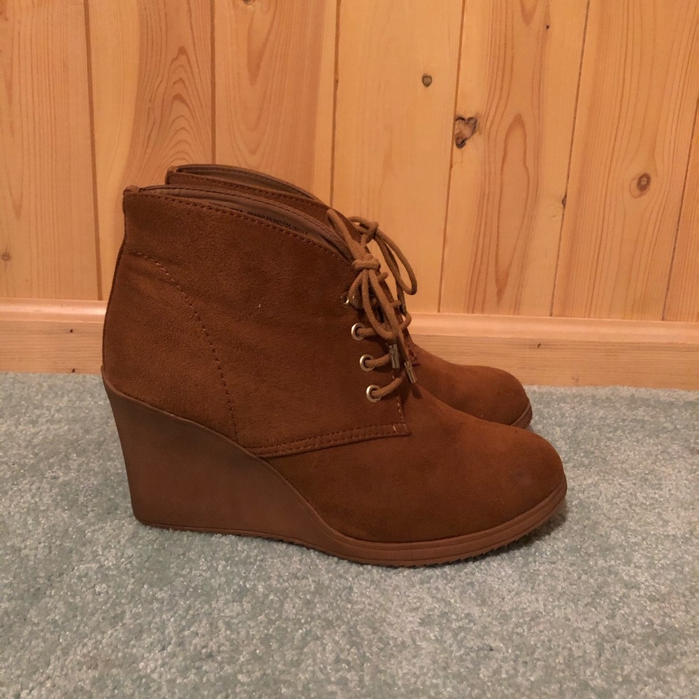 Brown Lace-up Wedges